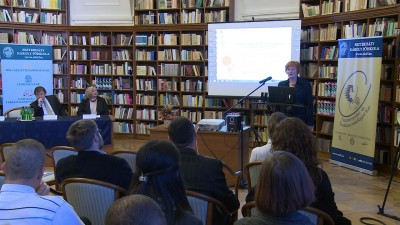 Közösségi hagyományok és modernizáció